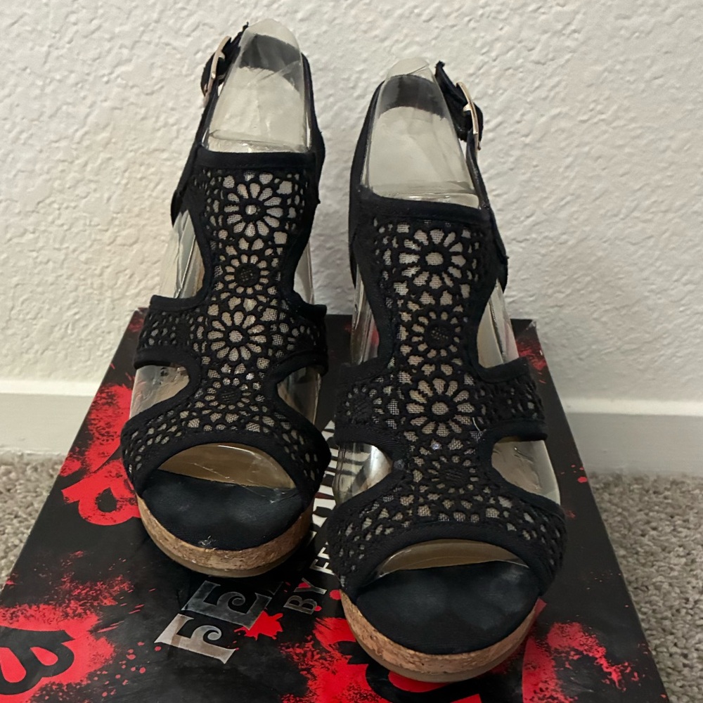 FERGALICIOUS Black Lace Wedges - Picture 4 of 7
